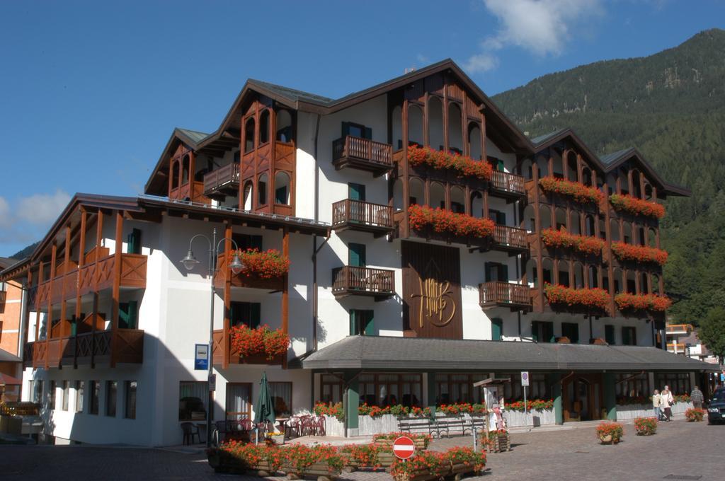 Hotel Isolabella Wellness 피에라디프리미에로 외부 사진